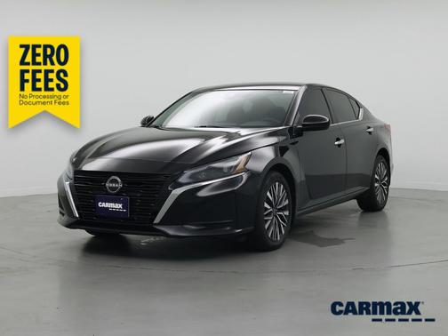 Black 2023 Nissan Altima SV