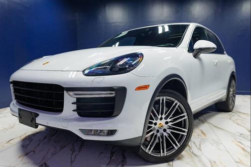 Carrara White Metallic 2015 Porsche Cayenne Turbo