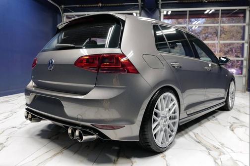 2016 Volkswagen Golf R 4-Door w/DCC & Navigation