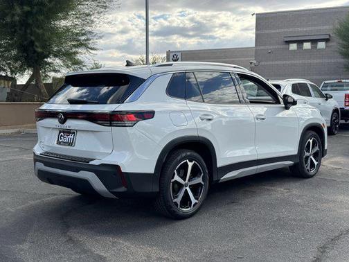2025 Volkswagen Tiguan 2.0T SE