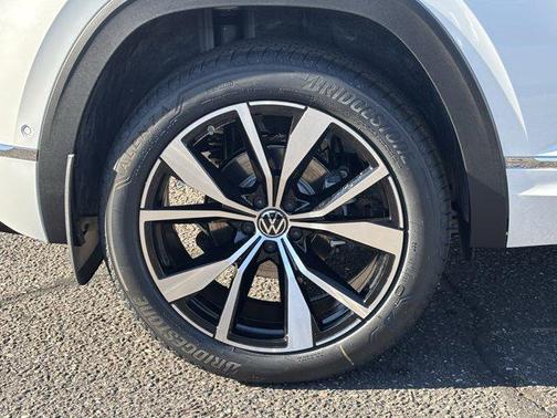 2026 Volkswagen Atlas Cross Sport 2.0T SEL Premium