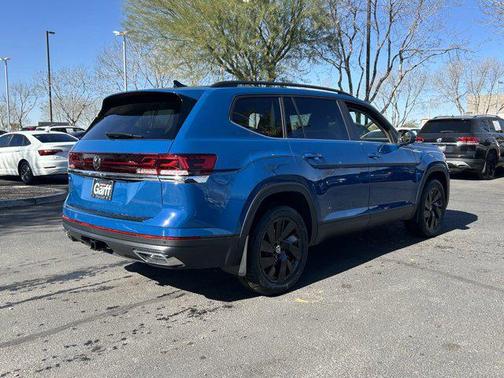 2025 Volkswagen Atlas 2.0T SE w/Technology