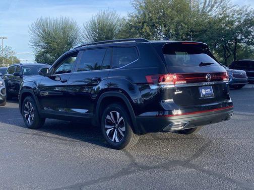 2025 Volkswagen Atlas 2.0T SE