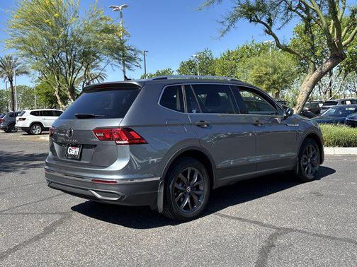 Platinum Gray Metallic 2023 Volkswagen Tiguan 2.0T SE