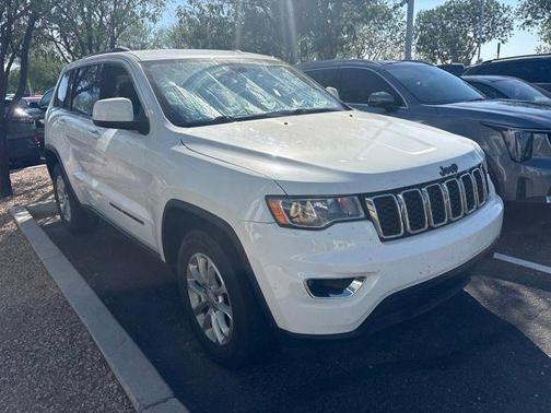Bright White Clearcoat 2021 Jeep Grand Cherokee Laredo
