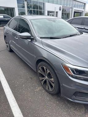 Platinum Gray Metallic 2020 Volkswagen Passat 2.0T SE