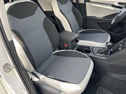 Pure White 2025 Volkswagen Taos 1.5T S