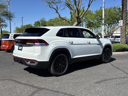 opal white pearl 2026 Volkswagen Atlas Cross Sport 2.0T SE w/Technology