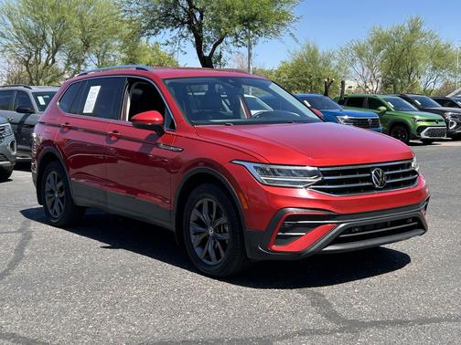 Kings Red Metallic 2022 Volkswagen Tiguan 2.0T SE