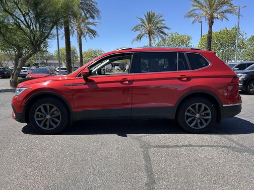 Kings Red Metallic 2022 Volkswagen Tiguan 2.0T SE