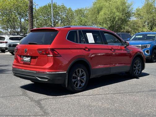 Kings Red Metallic 2022 Volkswagen Tiguan 2.0T SE