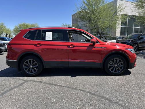 Kings Red Metallic 2022 Volkswagen Tiguan 2.0T SE