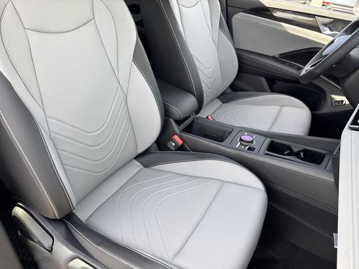 Platinum Gray Metallic 2026 Volkswagen Tiguan 2.0T SE R-Line Black