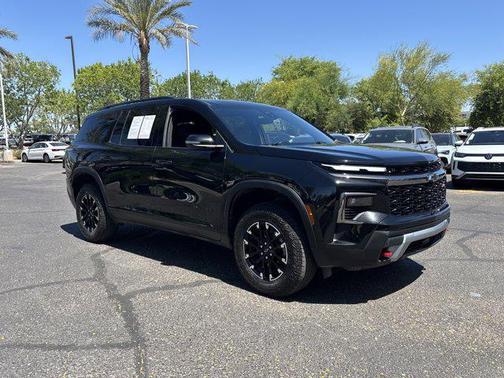 Mosaic Black Metallic 2024 Chevrolet Traverse AWD Z71