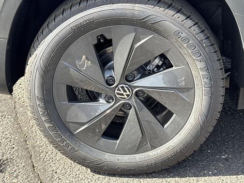 Platinum Gray Metallic 2026 Volkswagen Taos S