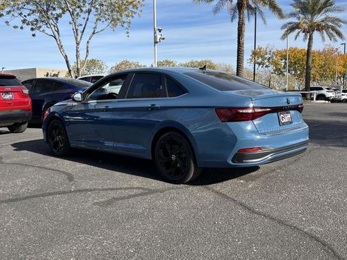 Monterey Blue Pearl 2026 Volkswagen Jetta 1.4T SE
