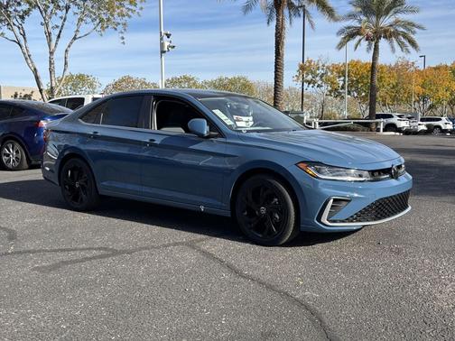 Monterey Blue Pearl 2026 Volkswagen Jetta 1.4T SE