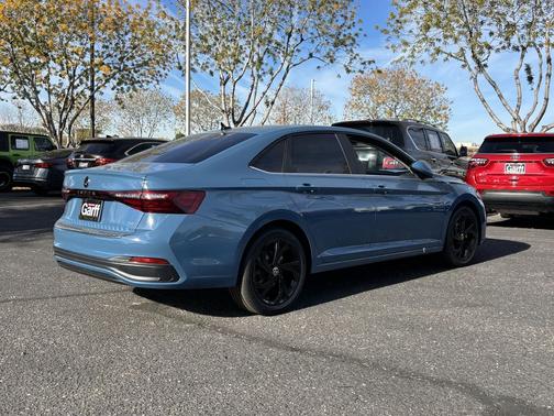 Monterey Blue Pearl 2026 Volkswagen Jetta 1.4T SE