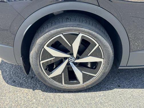 2025 Volkswagen ID.4 Pro