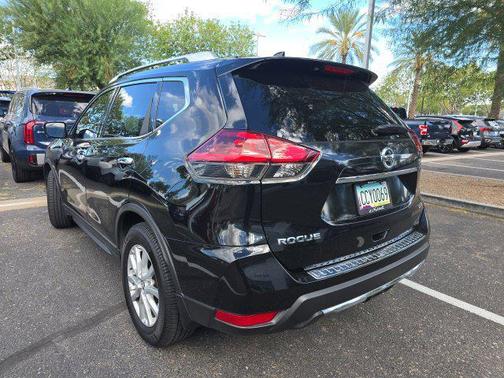 Magnetic Black 2018 Nissan Rogue SV
