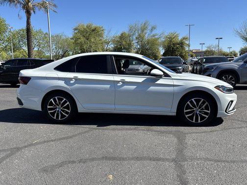 2025 Volkswagen Jetta 1.5T SE