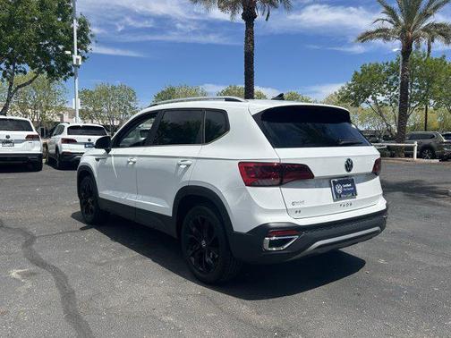 2024 Volkswagen Taos SE
