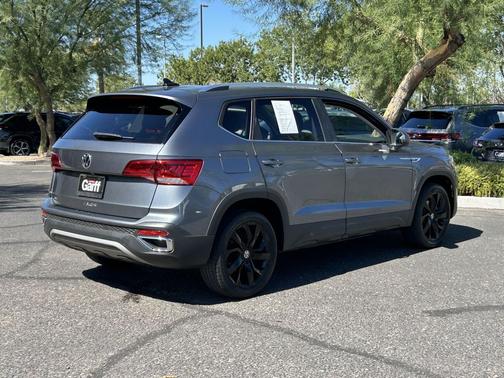 Gray 2022 Volkswagen Taos 1.5T SE