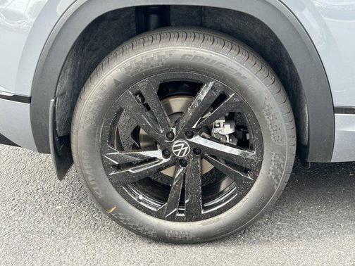 2025 Volkswagen Atlas Cross Sport 2.0T SEL