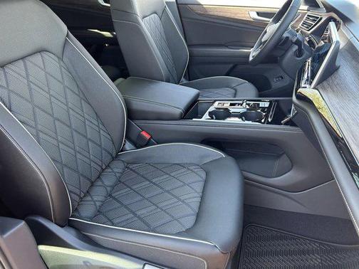2025 Volkswagen Atlas 2.0T SEL Premium R-Line 4MOTION