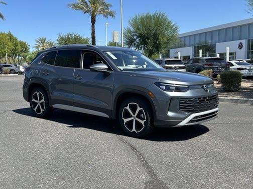 2025 Volkswagen Tiguan 2.0T SE