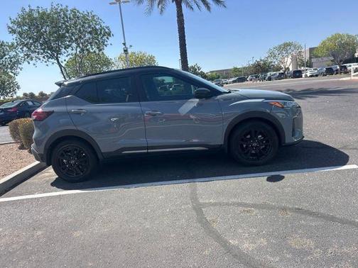 Gray/Super Black 2023 Nissan Kicks SR