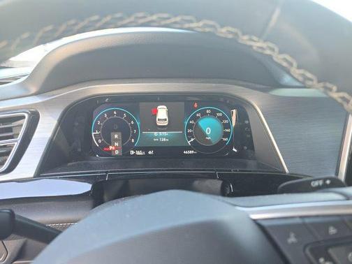 Deep Black Pearl 2024 Volkswagen Atlas Cross Sport 2.0T SE