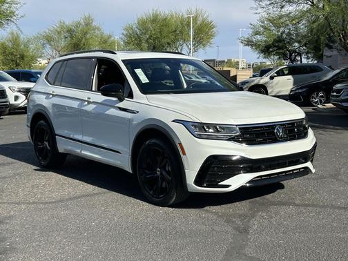 Opal White Pearl 2023 Volkswagen Tiguan 2.0T SE R-Line Black