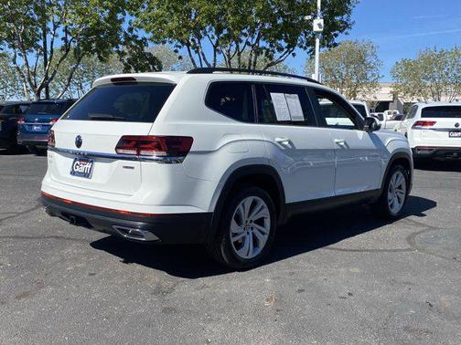 2022 Volkswagen Atlas 3.6L SE w/Technology