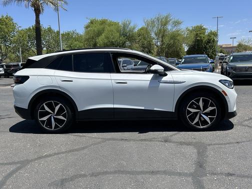 Pure White 2023 Volkswagen ID.4 Pro