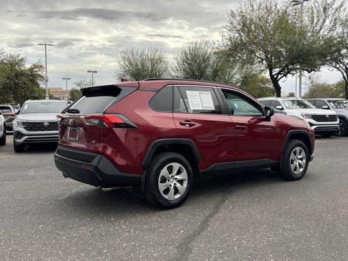 2020 Toyota RAV4 LE