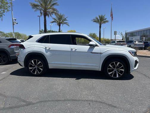 2025 Volkswagen Atlas Cross Sport 2.0T SEL Premium