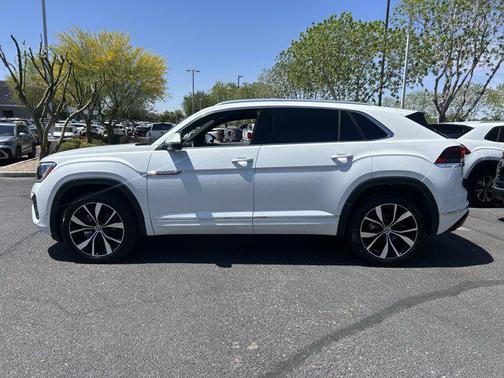 2025 Volkswagen Atlas Cross Sport 2.0T SEL Premium
