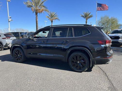 2025 Volkswagen Atlas 2.0T SE w/Technology