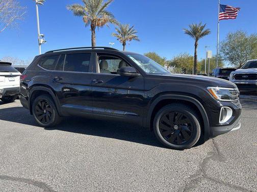 2025 Volkswagen Atlas 2.0T SE w/Technology