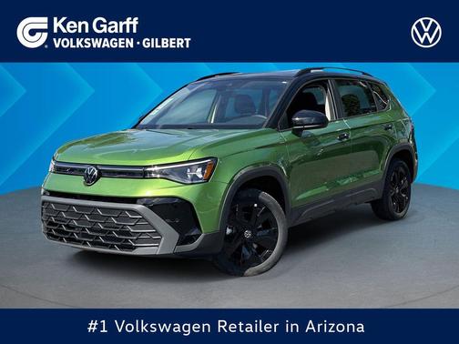 Bright Moss Green/Blk Rf 2026 Volkswagen Taos SE Black