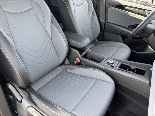 Deep Black Pearl 2026 Volkswagen Tiguan 2.0T SE R-Line Black