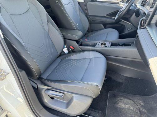 2025 Volkswagen Tiguan 2.0T SE 4MOTION