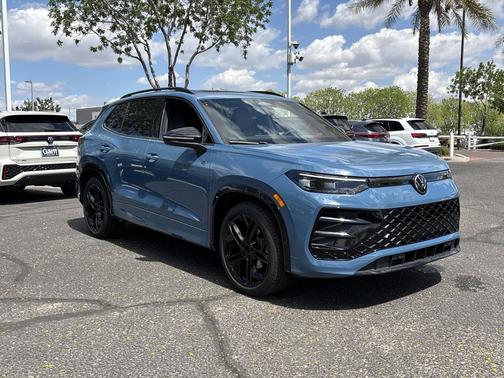 Monterey Blue Pearl 2026 Volkswagen Tiguan 2.0T SE R-Line Black