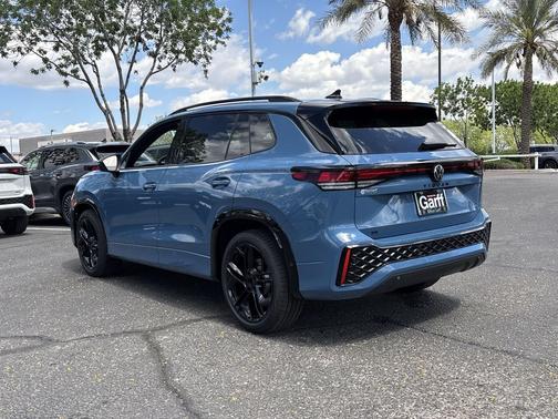 Monterey Blue Pearl 2026 Volkswagen Tiguan 2.0T SE R-Line Black