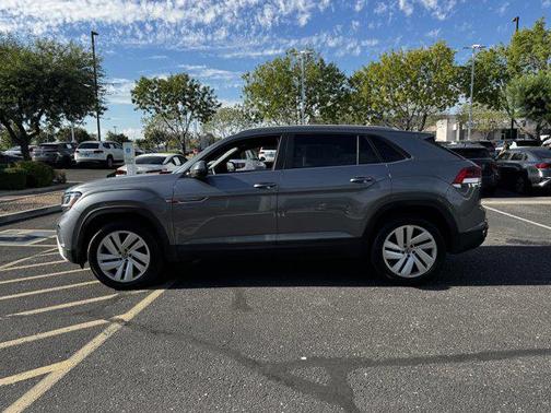 2022 Volkswagen Atlas Cross Sport 3.6L V6 SE w/Technology