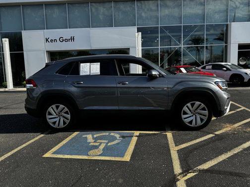 2022 Volkswagen Atlas Cross Sport 3.6L V6 SE w/Technology