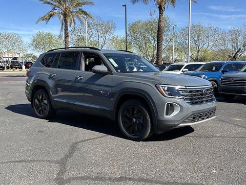 J2j2 2026 Volkswagen Atlas 2.0T SE w/Technology