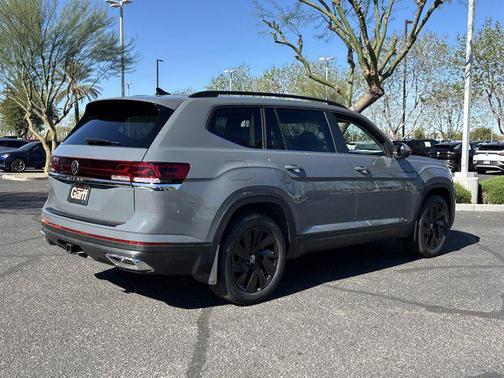 J2j2 2026 Volkswagen Atlas 2.0T SE w/Technology