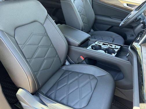 J2j2 2026 Volkswagen Atlas 2.0T SE w/Technology